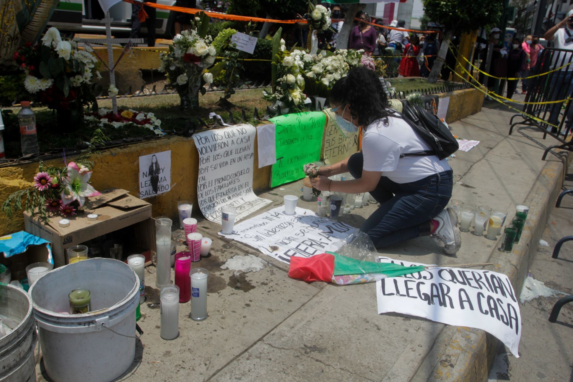 Ofrenda a víctimas mortales del accidente en el metro