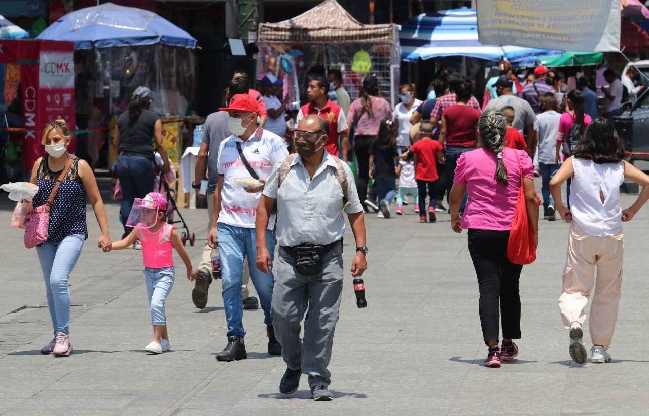 Desde el inició la pandemia hace más de un año y de transitar del semáforo rojo al naranja y amarillo, la CDMX paso, por fin, a semáforo verde