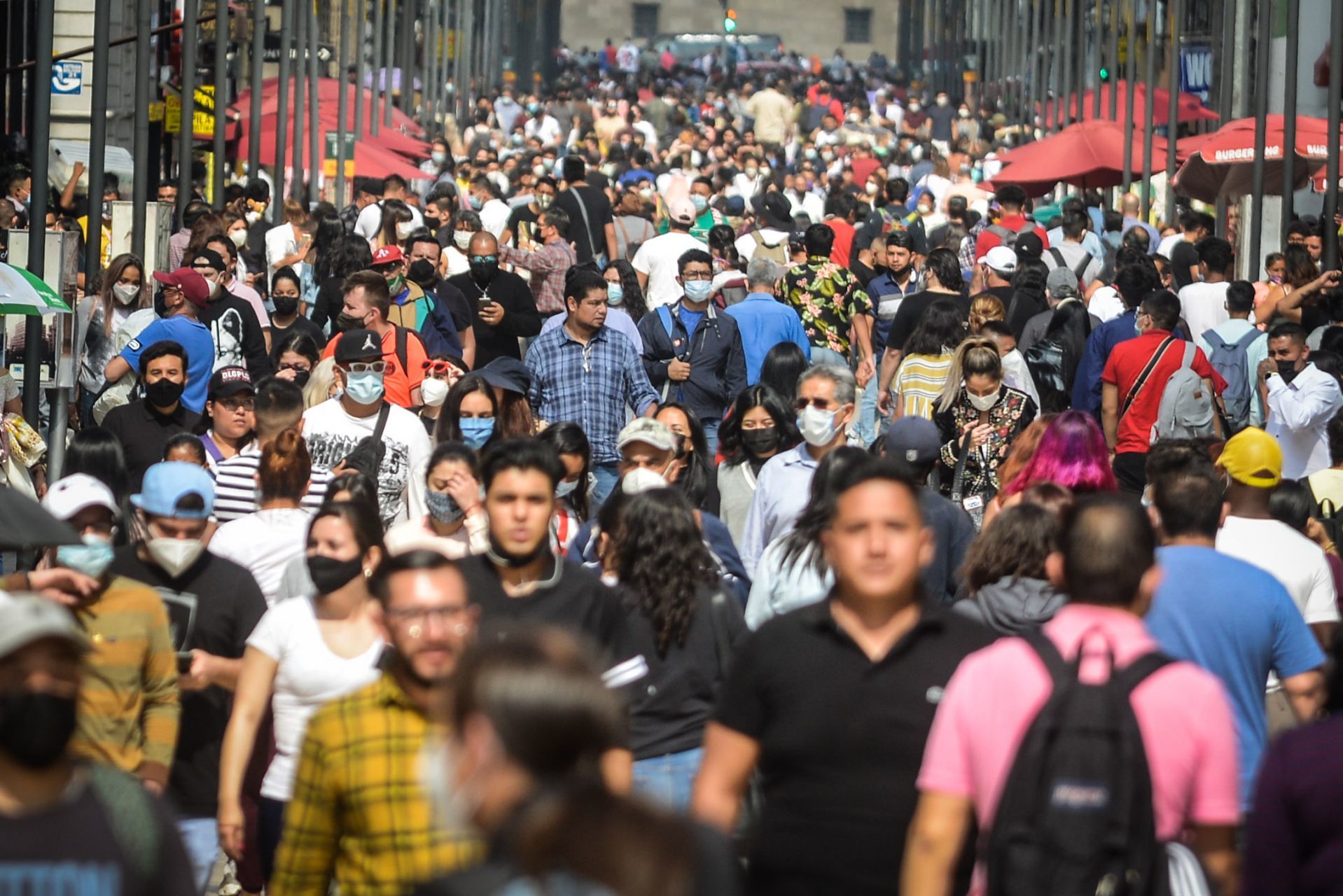 México regresó al semáforo rojo y sólo tres estados de la República permanecen en semáforo epidemiológico verde.