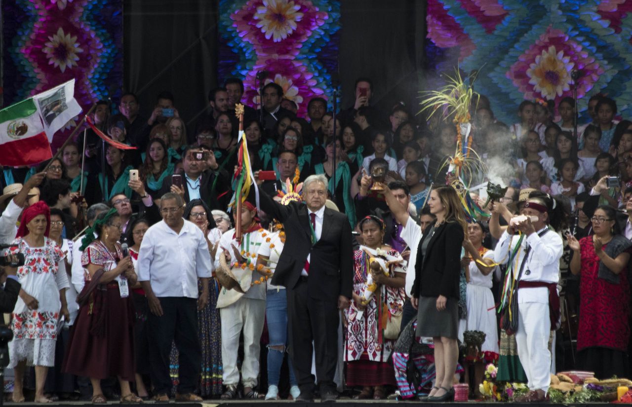 El informe por los tres años de gobierno del presidente Andrés Manuel López Obrador tendrá música, mariachi y el cubrebocas no será obligatorio. 