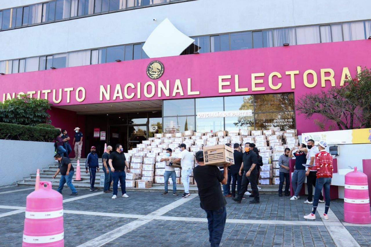 La Secretaría de Hacienda (SHCP) negó al Instituto Nacional Electoral (INE) los mil 730 millones de pesos que solicitó de ampliación a su presupuesto para llevar a cabo la consulta de la revocación de mandato.