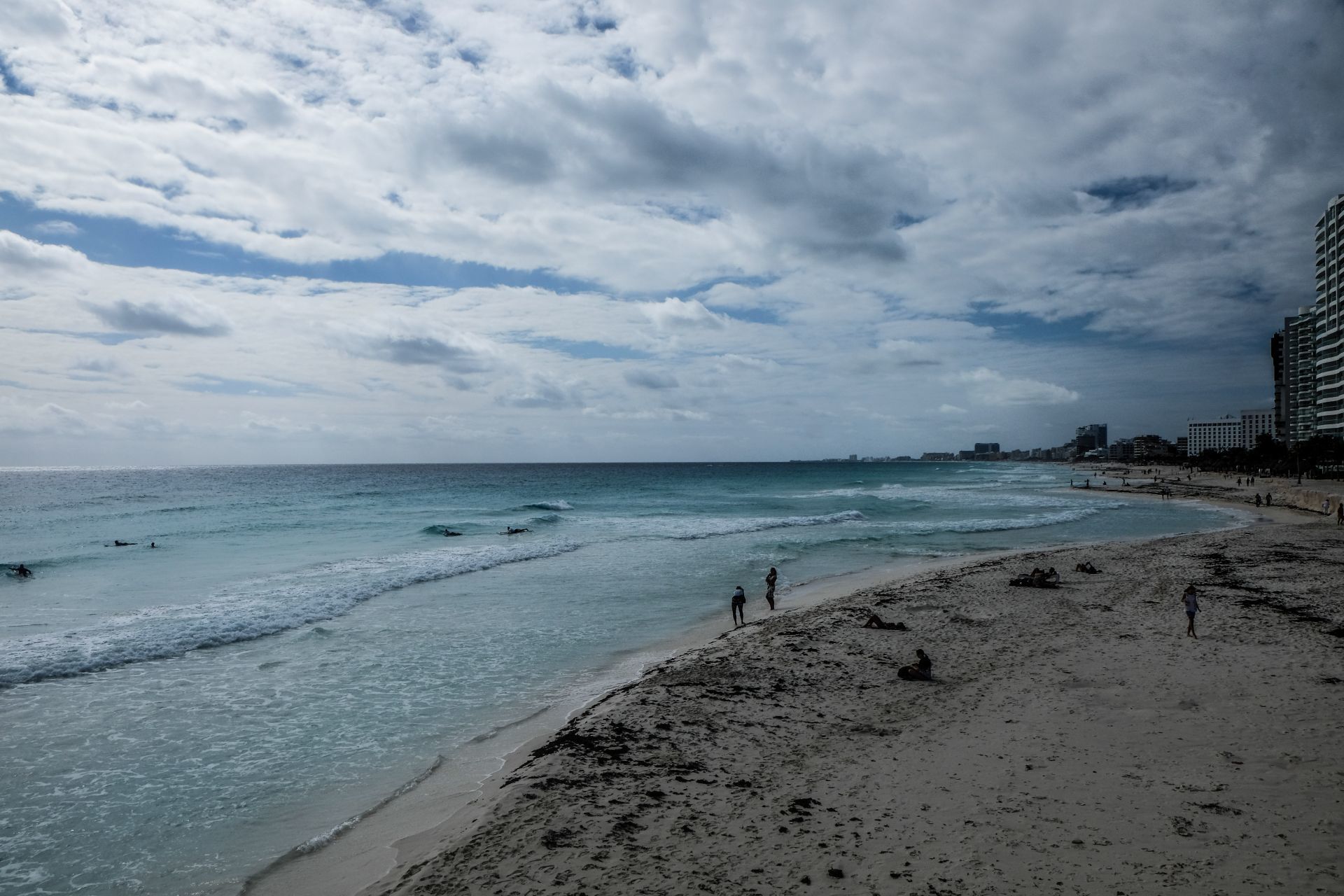 Mexicanos Contra la Corrupción denunció que, el gobierno de AMLO extendió 15 años la concesión a una playa privada para Grupo Vidanta.