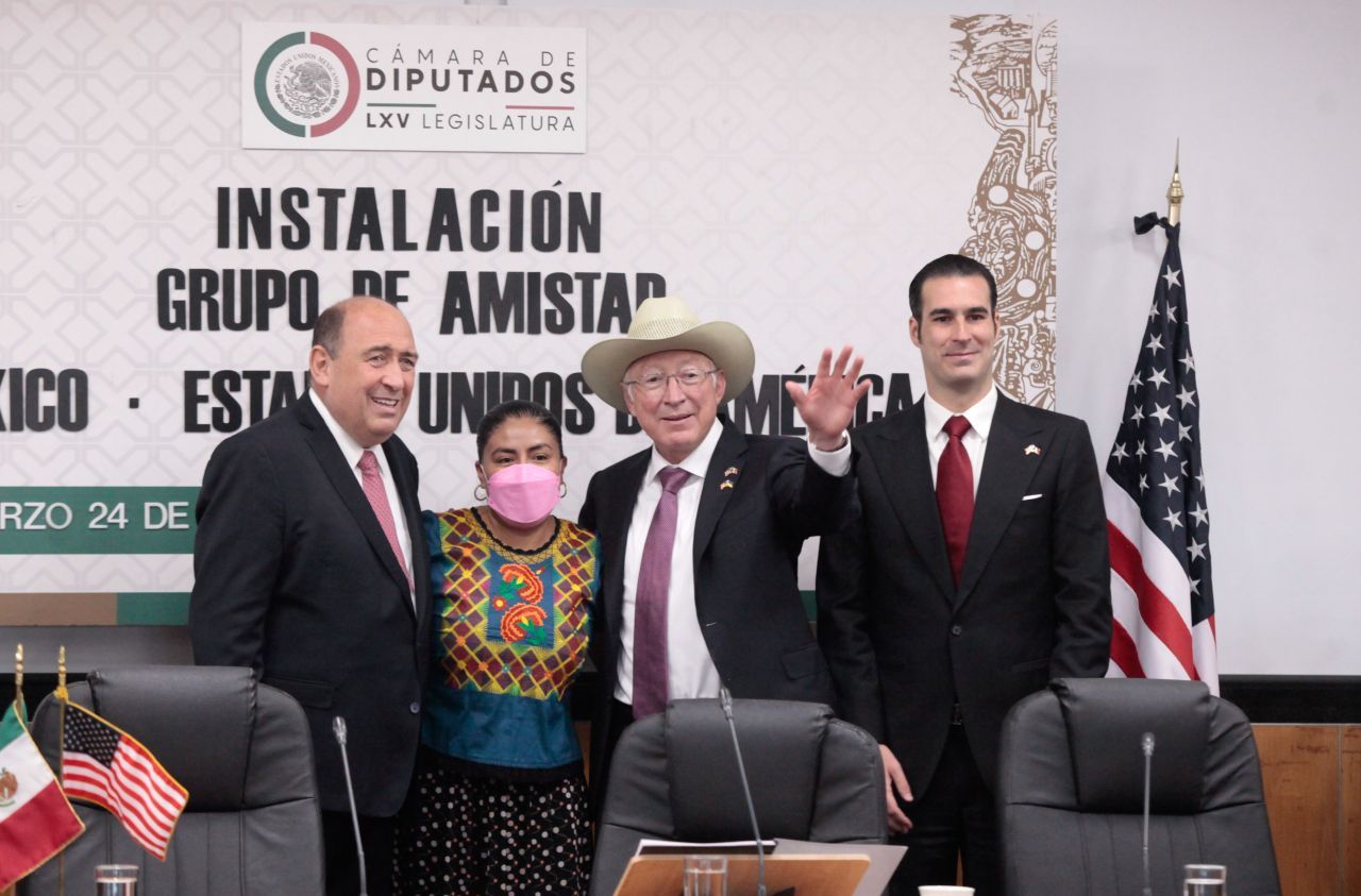 México no puede ser cercano a Rusia en medio de la guerra, reclamó el embajador de Estados Unidos Ken Salazar en la Cámara de Diputados.