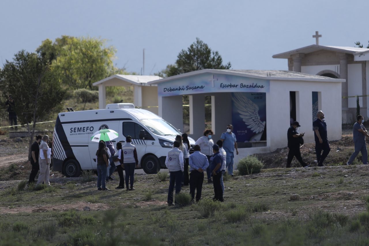 Los restos de la joven Debanhi Escobar comenzaron a exhumarse este viernes para realizarle nuevos peritajes y encontrar las causas de muerte.