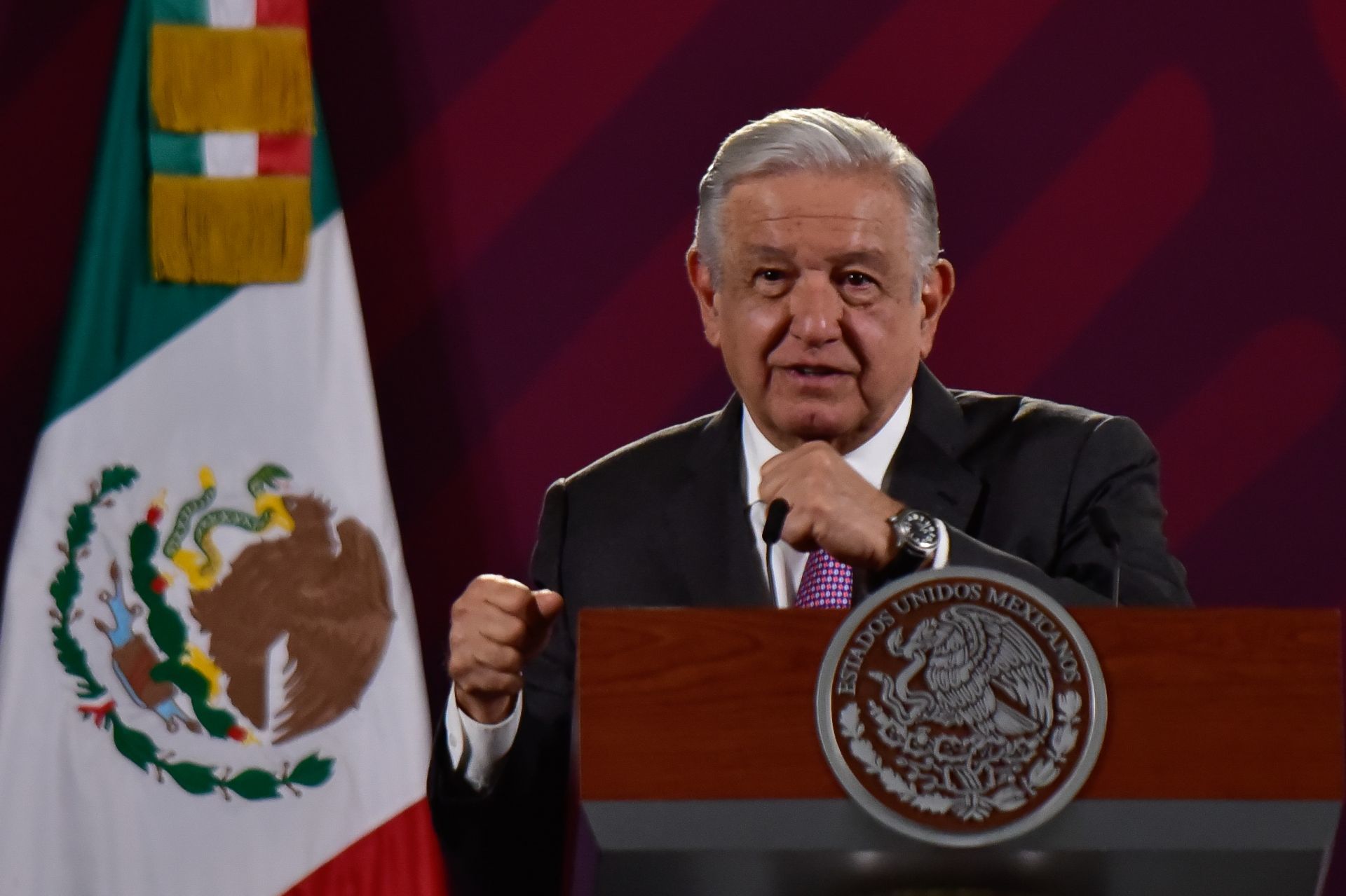 El presidente se manifestó en favor de la propuesta de que los ministros de la Suprema Corte se elijan por medio del voto popular.