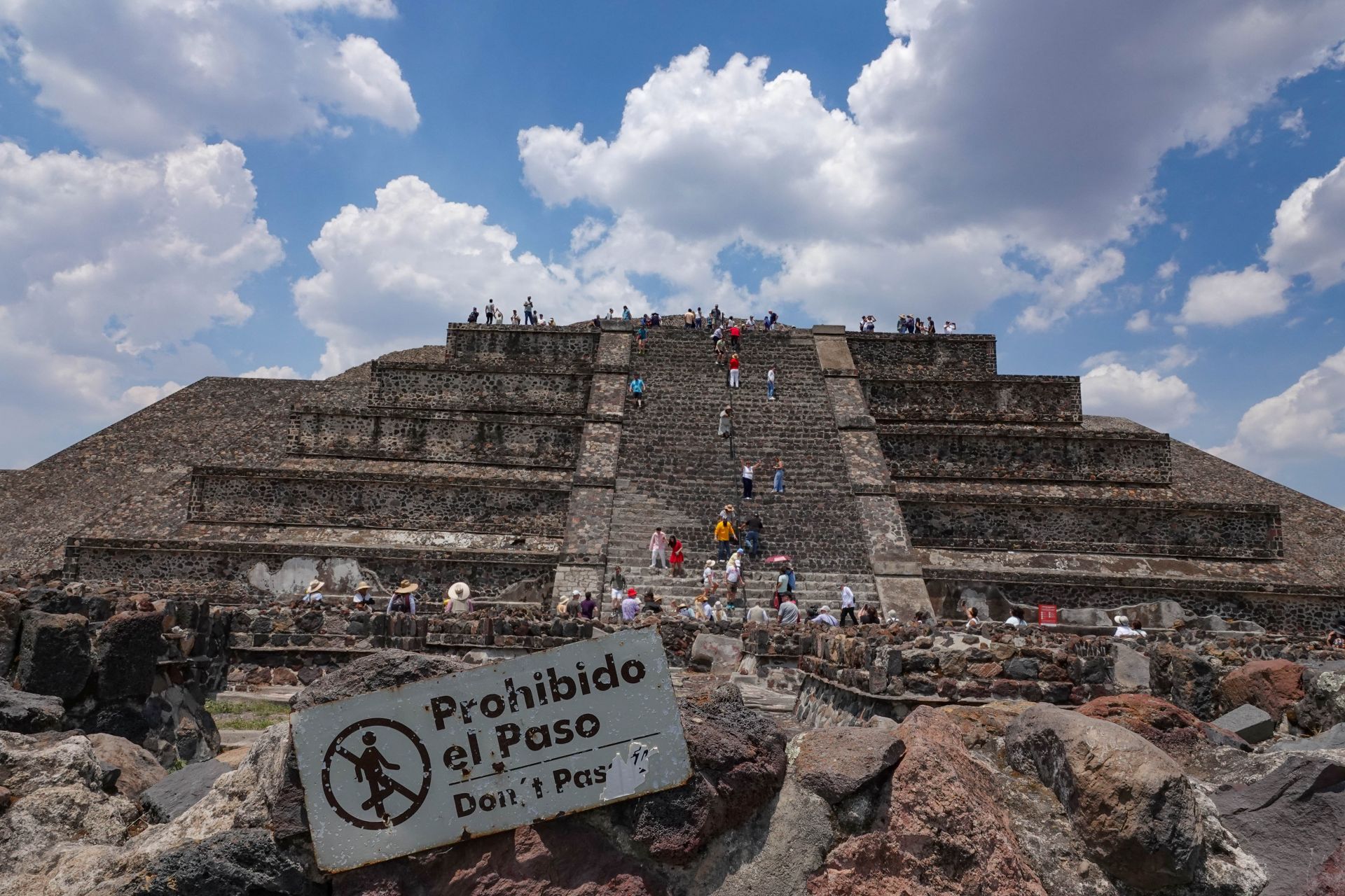 La presidenta Claudia Sheinbaum y el primer ministro de Canadá Mark Carney, tuvieron una llamada telefónica donde abordaron el asesinato de una turista canadiense en Teotihuacán el 20 de abril.