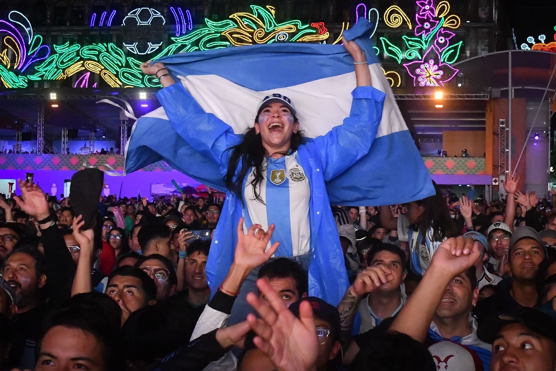 Argentina se convirtió en el segundo finalista de la Copa del Mundo tras un encuentro cardíaco contra Inglaterra en el que ganó 2-1.