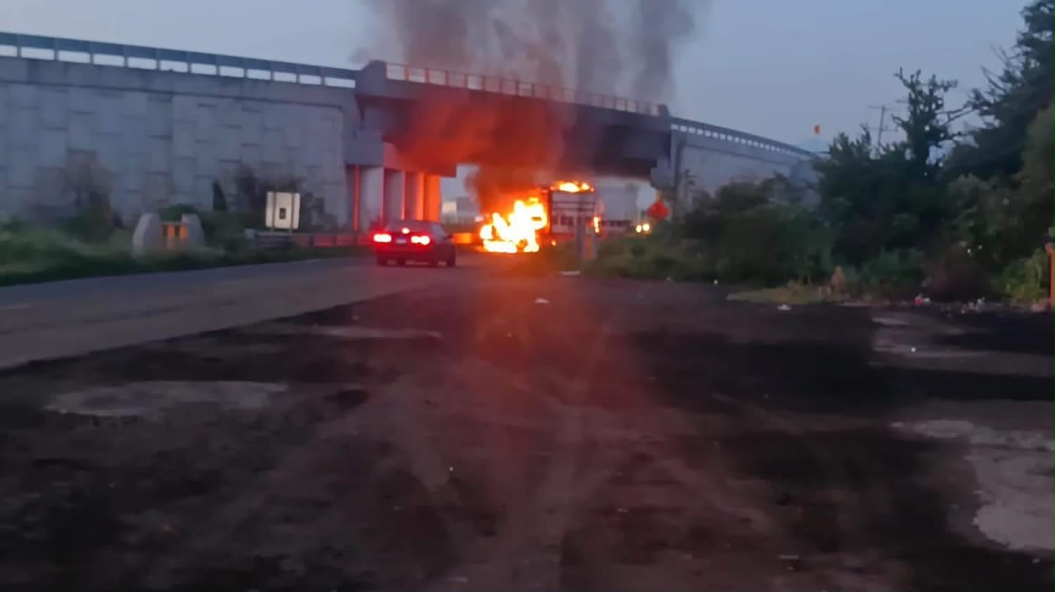 Michoacán vive este una ola de violencia este miércoles, tras un operativo en el que se intentó capturar a Heraclio Guerrero Martínez, alias “Tío Lako”, líder regional del Cártel Jalisco Nueva Generación (CJNG).